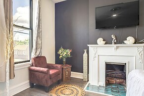 Walkable Apt in York St Historic District
