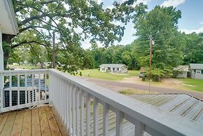 'lakeside Haven' w/ Deck & Views in Jefferson!