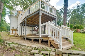 'lakeside Haven' w/ Deck & Views in Jefferson!