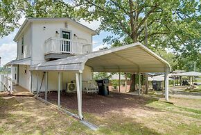 'lakeside Haven' w/ Deck & Views in Jefferson!