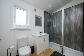 Paddock Lodges Executive 4 Bed Villa