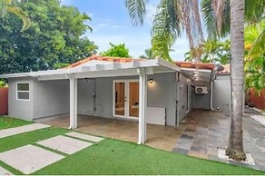 Villa Miami Poolside Paradise