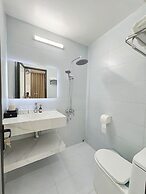 RAW Hostel - Tour & Motorbikes Rental