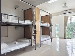 RAW Hostel - Tour & Motorbikes Rental