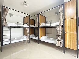 RAW Hostel - Tour & Motorbikes Rental