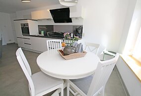 Luxuriose Ferienwohnung mit Terrasse, Wiek