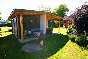 Luxuriose Ferienwohnung mit Terrasse, Wiek