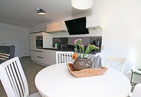 Luxuriose Ferienwohnung mit Terrasse, Wiek