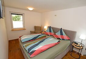 Luxuriose Ferienwohnung mit Terrasse, Wiek