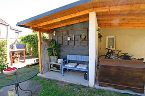 Luxuriose Ferienwohnung mit Terrasse, Wiek