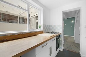 Charming 3 Bed House at Blakes Cottages