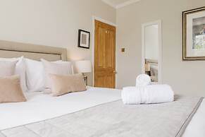 Stylish Townhouse Annexe Cheltenham