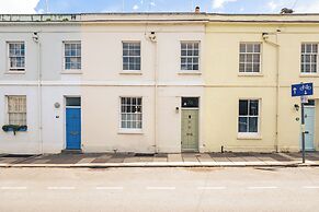Stylish Townhouse Annexe Cheltenham