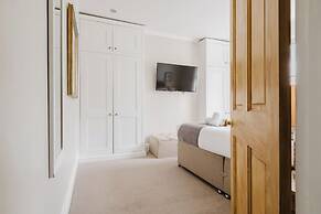 Stylish Townhouse Annexe Cheltenham