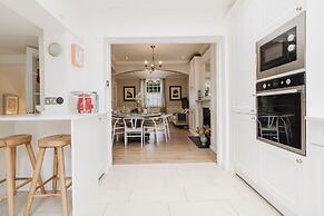 Stylish Townhouse Annexe Cheltenham