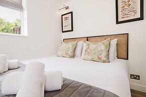 Stylish Townhouse Annexe Cheltenham