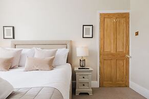 Stylish Townhouse Annexe Cheltenham