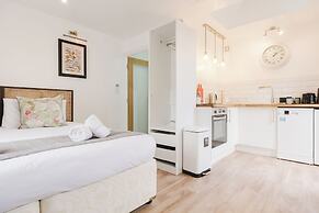 Stylish Townhouse Annexe Cheltenham