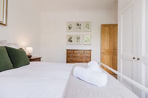 Stylish Townhouse Annexe Cheltenham