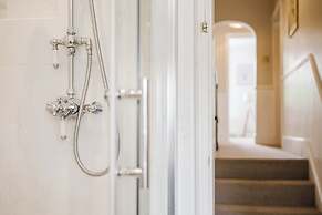Stylish Townhouse Annexe Cheltenham