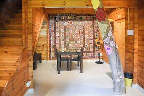 Yuppi Hippi Hideout