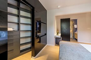 Beachfront Penthouse Residence