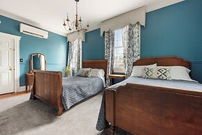 The Benchmark Inn