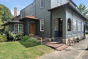 The Benchmark Inn