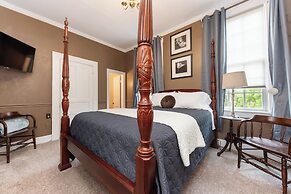 The Benchmark Inn