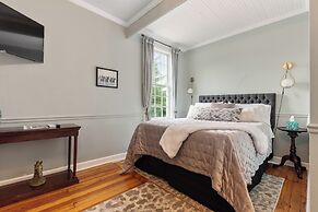 The Benchmark Inn