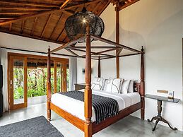 Tebola Joglo Villas