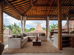 Tebola Joglo Villas