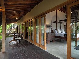Tebola Joglo Villas