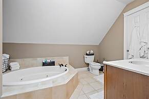 Lakeview Bliss Limit 8 3 Bedroom Villa