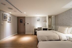 ElEnce Hotel