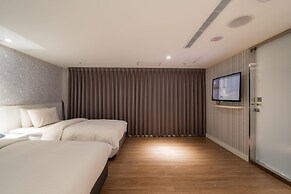 ElEnce Hotel