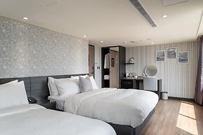 ElEnce Hotel