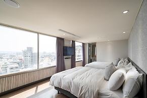 ElEnce Hotel