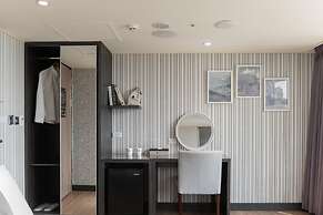 ElEnce Hotel