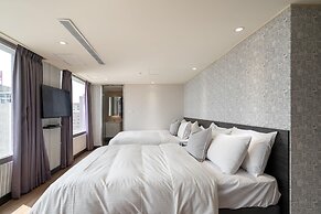 ElEnce Hotel
