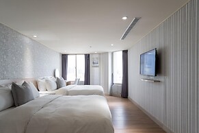 ElEnce Hotel