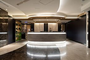 ElEnce Hotel
