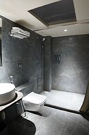 Hotel Sadanand Regency – Newly Renovated