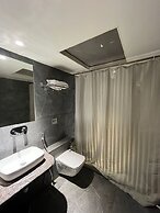 Hotel Sadanand Regency – Newly Renovated