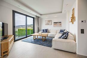Stunning Villa With Private Pool and Luxuriest Views