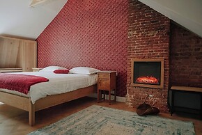 The Lovelace Residence