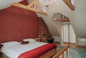 The Lovelace Residence