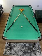 Stylish 3 Bed Home Parking City centre