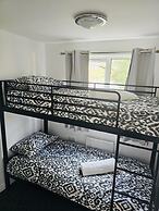 Stylish 3 Bed Home Parking City centre