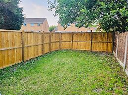 Stylish 3 Bed Home Parking City centre